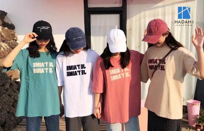 Áo lớp oversize sẽ không còn nhàm chán khi mix cùng các phụ kiện 