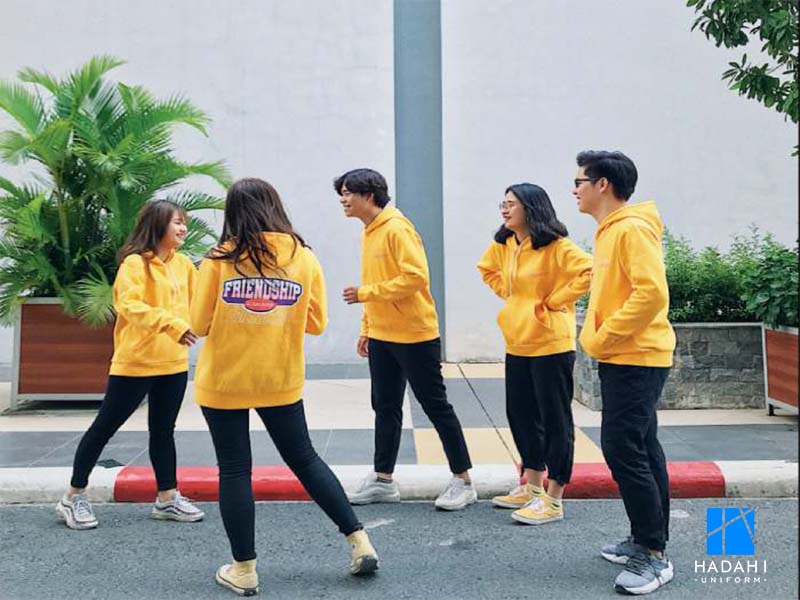 Đồng phục áo khoác Hoodie mùa đông phù hợp cho đối tượng nào?