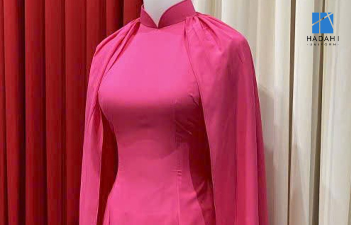 Tạo nên sự thanh mảnh với kiểu dáng áo dài voan cánh dơi cách tân