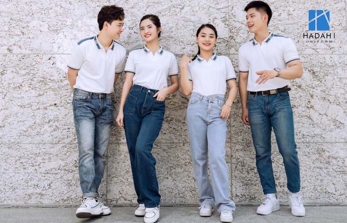 Áo polo đồng phục phối với quần jean