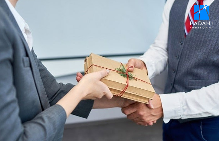 Những mẹo chọn quà tặng cho nhân viên để trở nên tinh tế