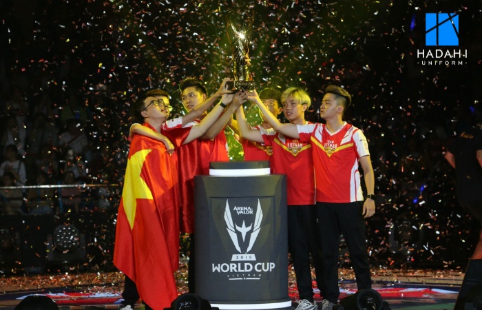 Team Flash: Vô địch thế giới AWC 2019 (Liên quân Mobile)