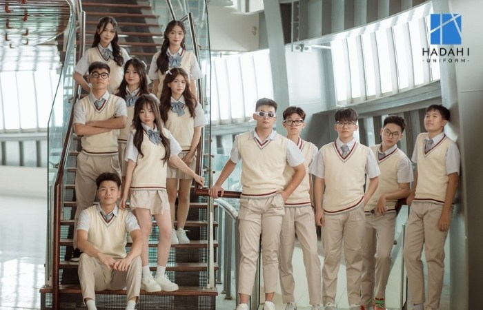 Đồng phục nhóm trong không gian công nghiệp