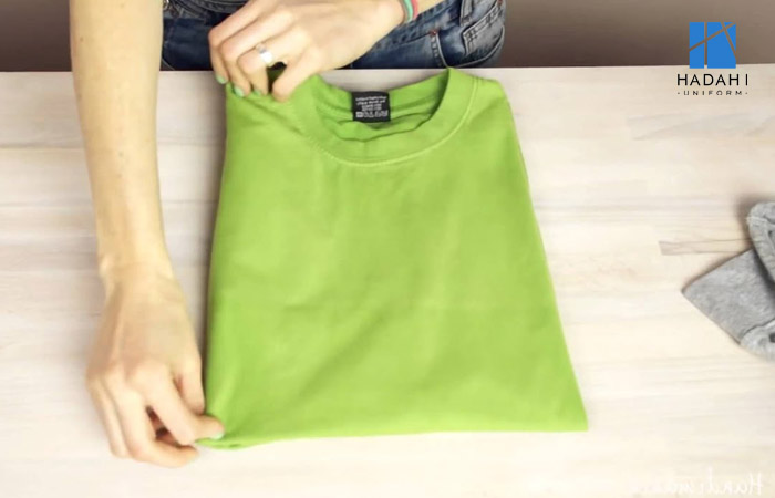 Cách Gấp Áo Thun Nhanh Gọn Cho Tủ Đồ Luôn Gọn Gàng
