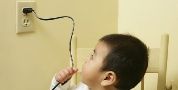 Vật dụng hàng ngày gây nguy hiểm đối với trẻ nhỏ