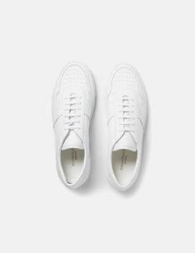 Sneaker trắng