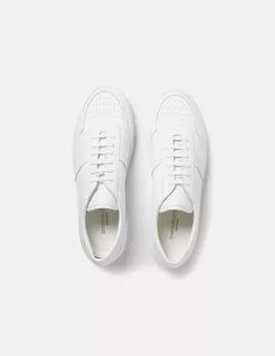 Sneaker trắng