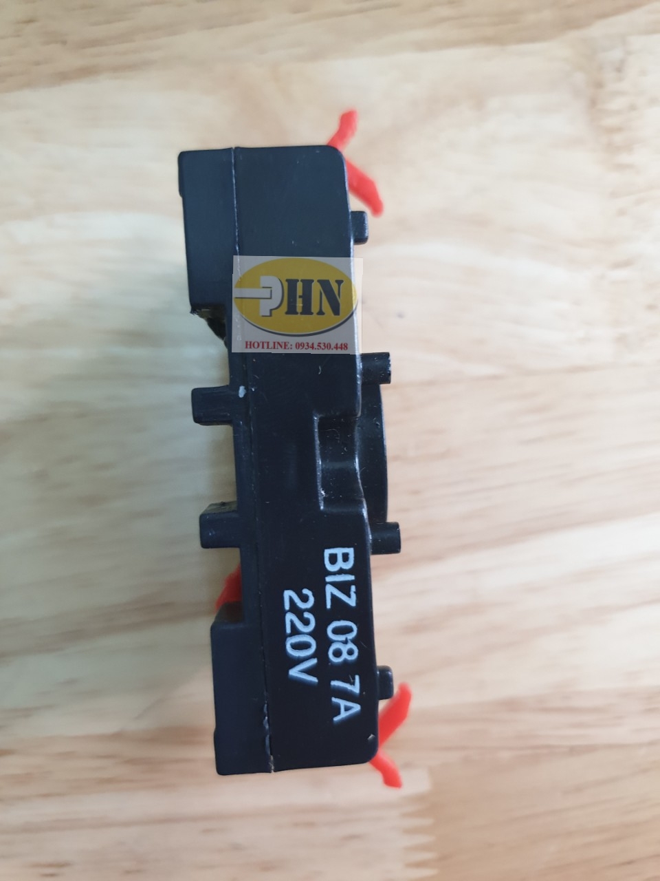 Relay 8 chân tròn BIZ08