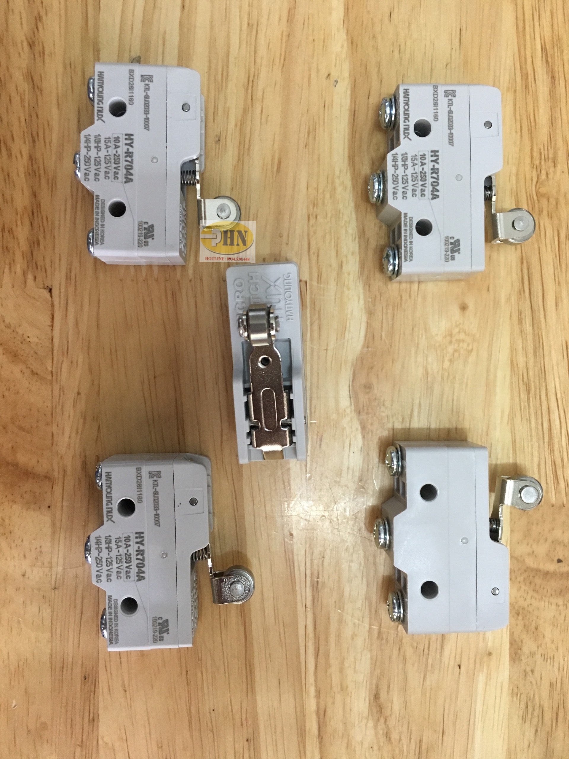 Công tắc hành trình HY-R704A