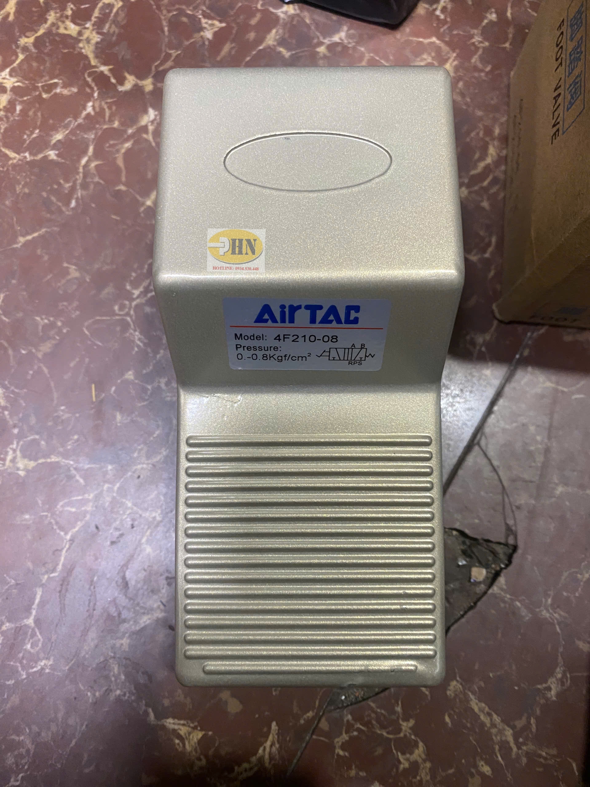 Van đạp chân khí nén 4F210-08