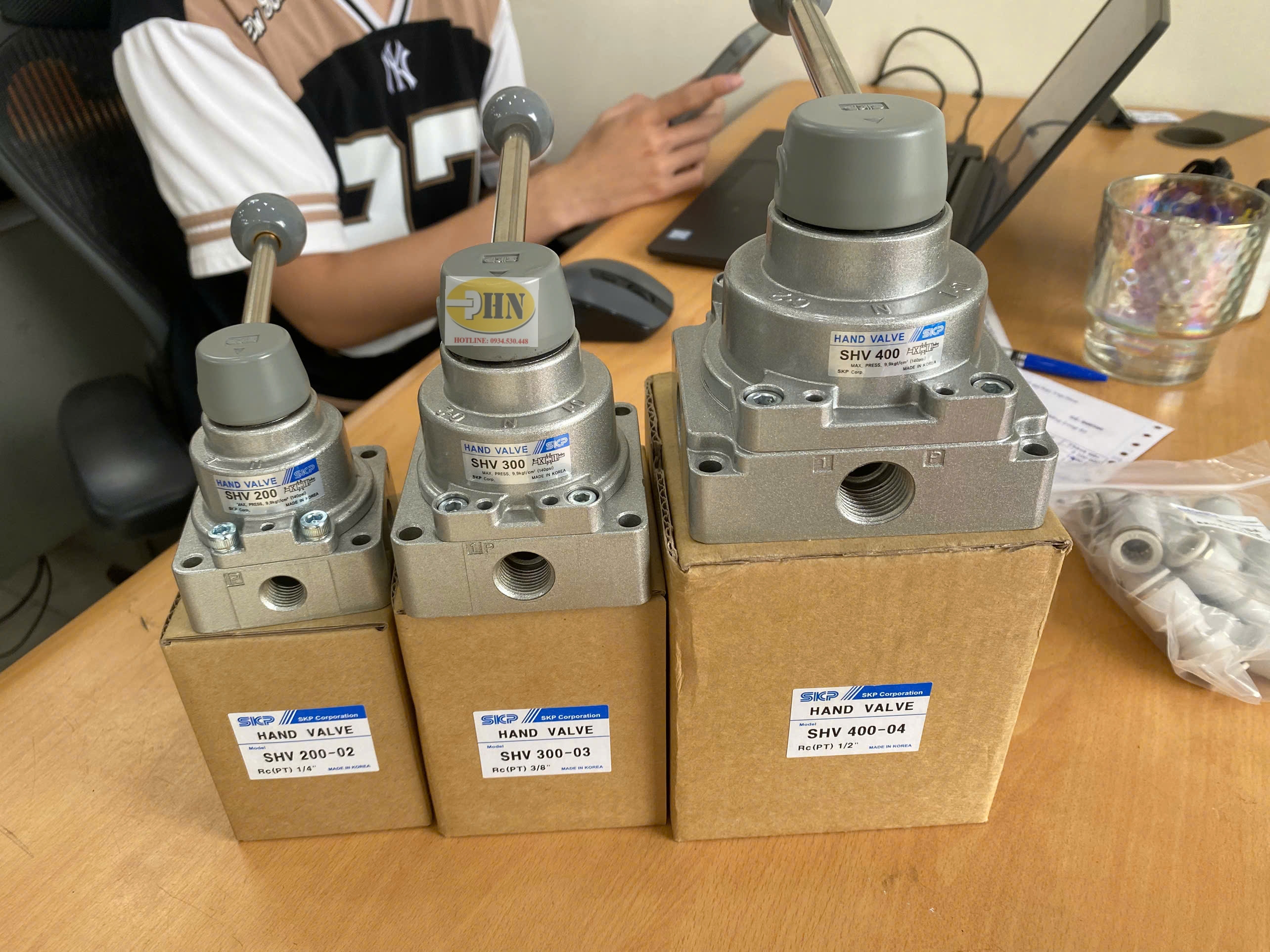 Van Gạt Tay Khí Nén SHV400-04