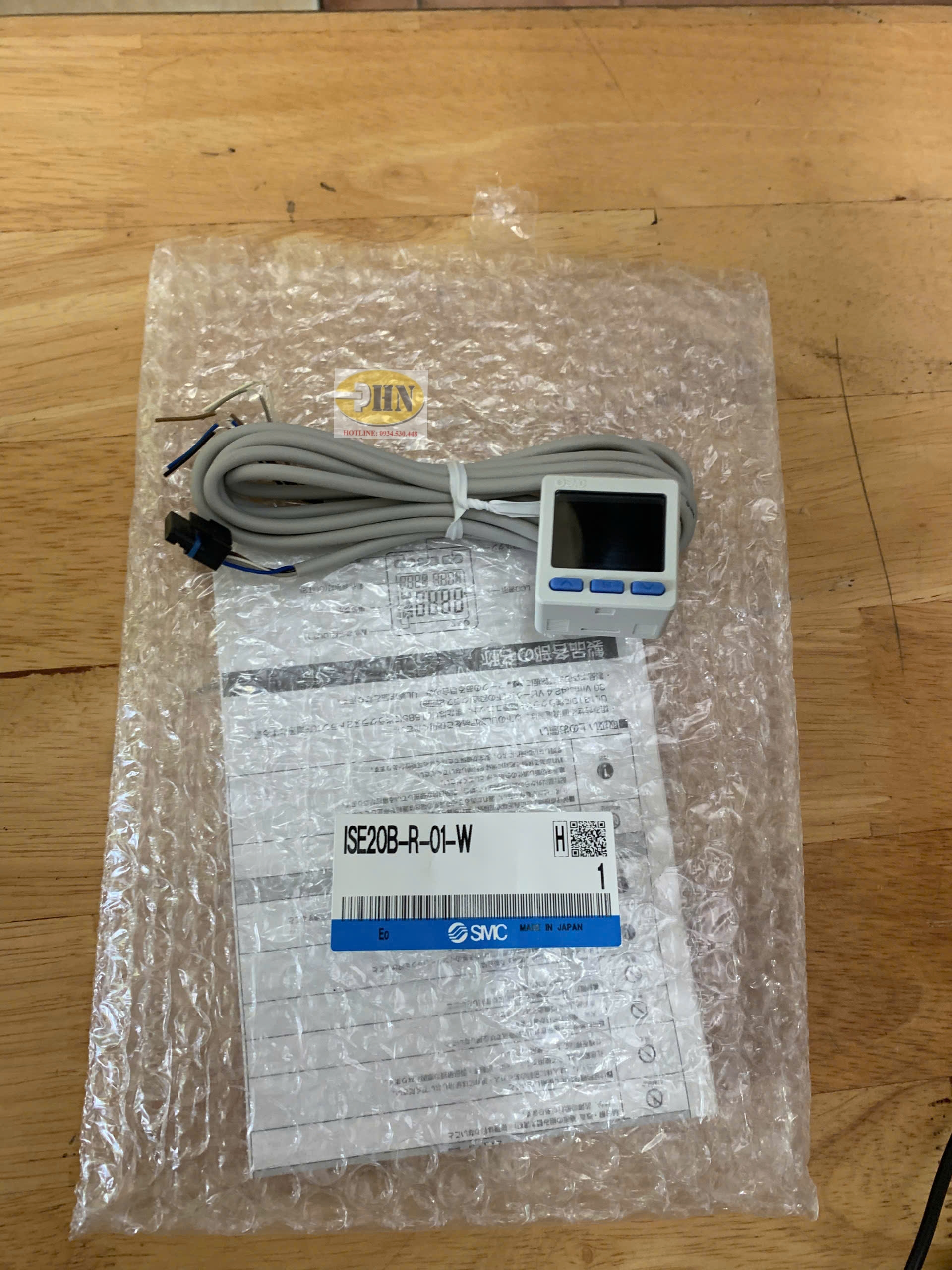 Cảm biến áp suất ISE20B-R-01-W