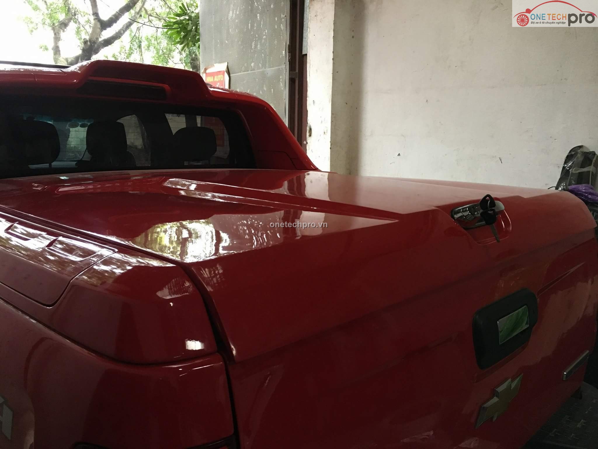 NẮP THÙNG THỂ THAO HIGH COUTRY XE CHEVROLET COLORADO