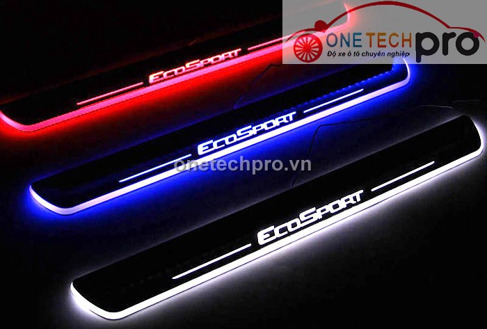 ỐP BẬC BƯỚC TRONG CÓ ĐÈN LED FORD ECOSPORT