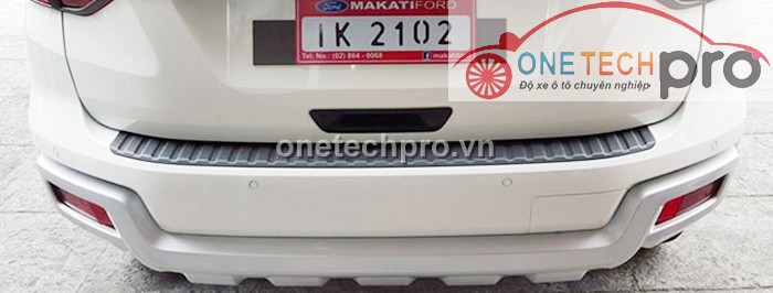 NẸP CHỐNG TRẦY CỐP FORD EVEREST