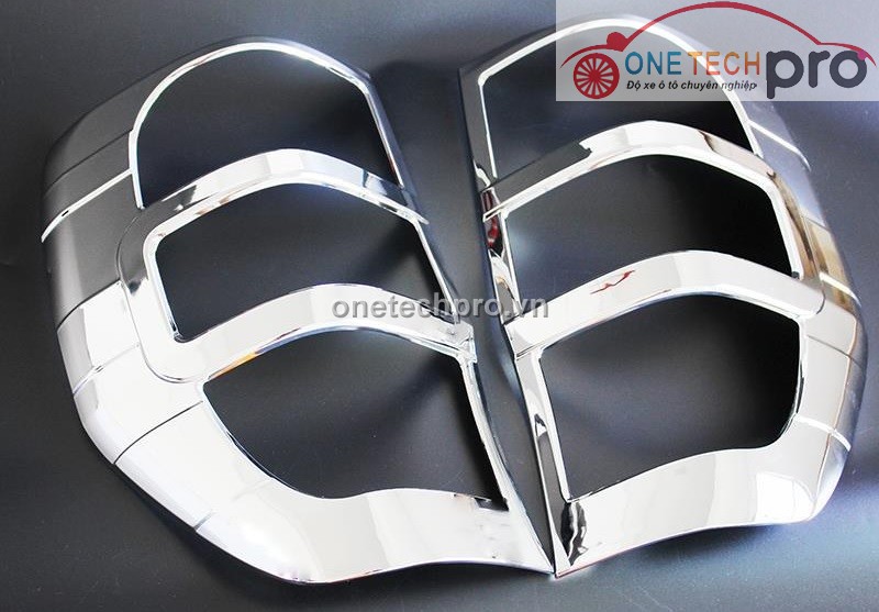 ỐP VIỀN ĐÈN SAU XE FORD RANGER