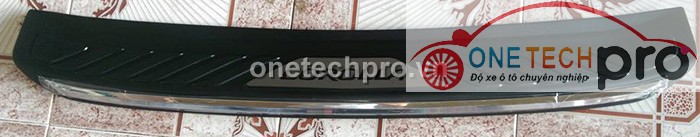 NẸP CHỐNG TRẦY CỐP XE TOYOTA COROLLA ALTIS