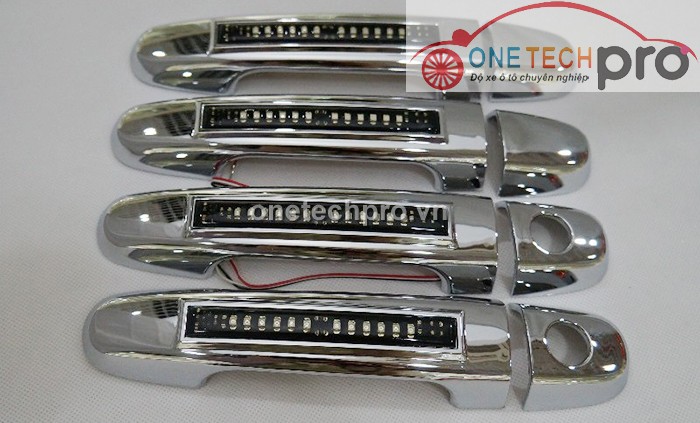 ỐP TAY NẮM CỬA CÓ LED COROLLA ALTIS