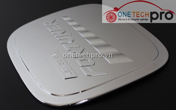 NẮP XĂNG XE TOYOTA FORTUNER