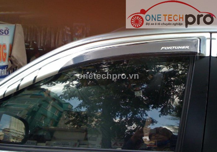 VÈ CHE MƯA TOYOTA FORTUNER