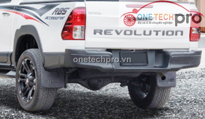 ỐP CẢN SAU XE TOYOTA HILUX