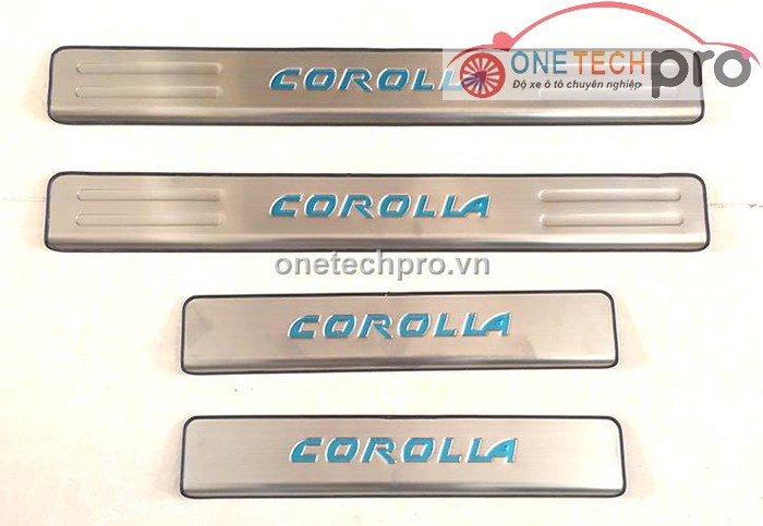 ỐP BẬC LÊN XUỐNG KHÔNG ĐÈN TOYOTA COROLLA ALTIS