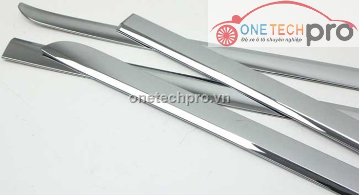 NẸP CHÂN KÍNH INOX TOYOTA CAMRY