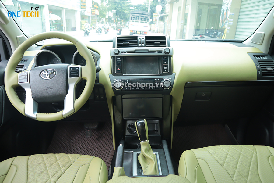 boc-taplo-xe-toyota-Land-Cruiser-prado.jpg