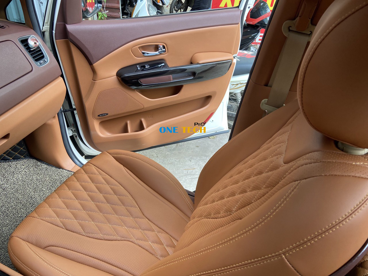 boc-da-noi-that-xe-kia-sedona