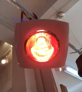 Đèn sưởi âm trần bóng đỏ cho phòng tắm